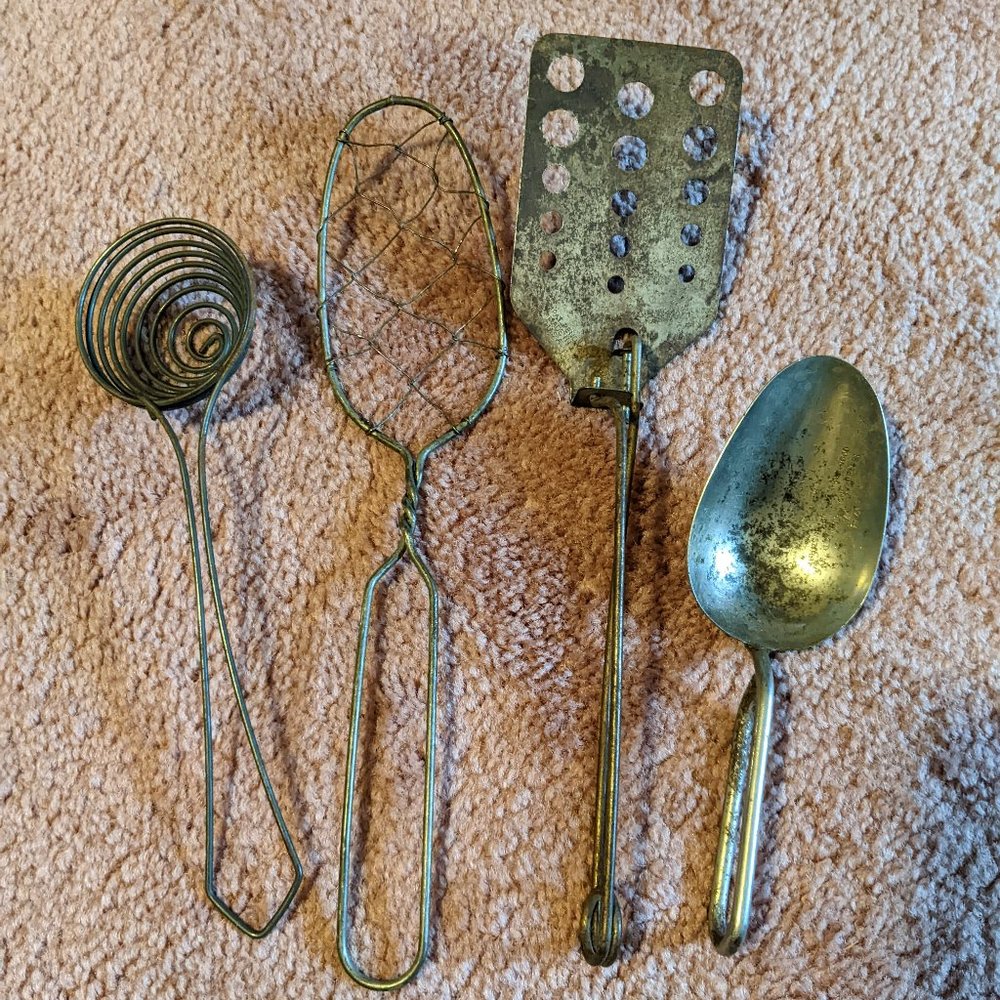 Bundle of Vintage Kitchen Utensils